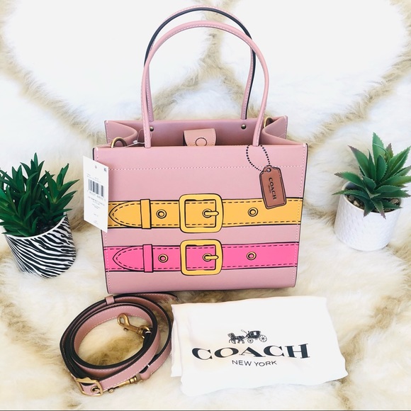 Coach Cashin Carry 22 C9814 Trompe L'oeil Print - Spring 2022 Runway Collection - Picture 15 of 16